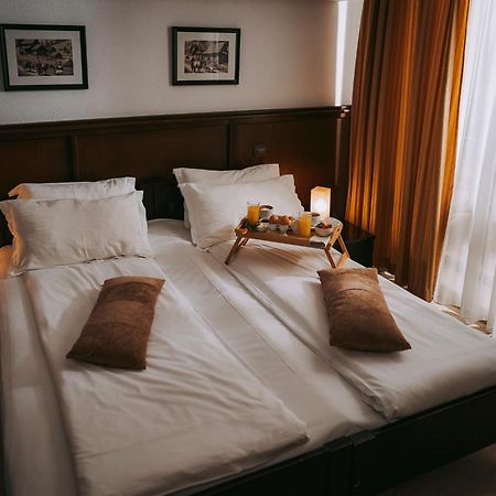Hotel & Restaurant Sofia 苏恰维塔 外观 照片